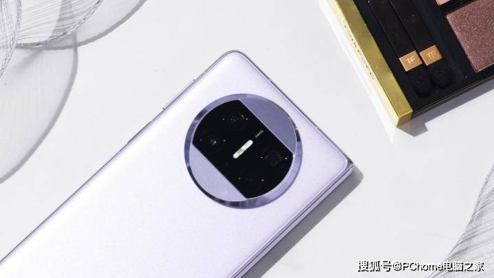 华为领跑众人追 折叠屏行业米乐 M6米乐的领军者不是说说而已(图8) 华为领跑众人追 折叠屏行业米乐 M6米乐的领军者不是说说而已(图8)