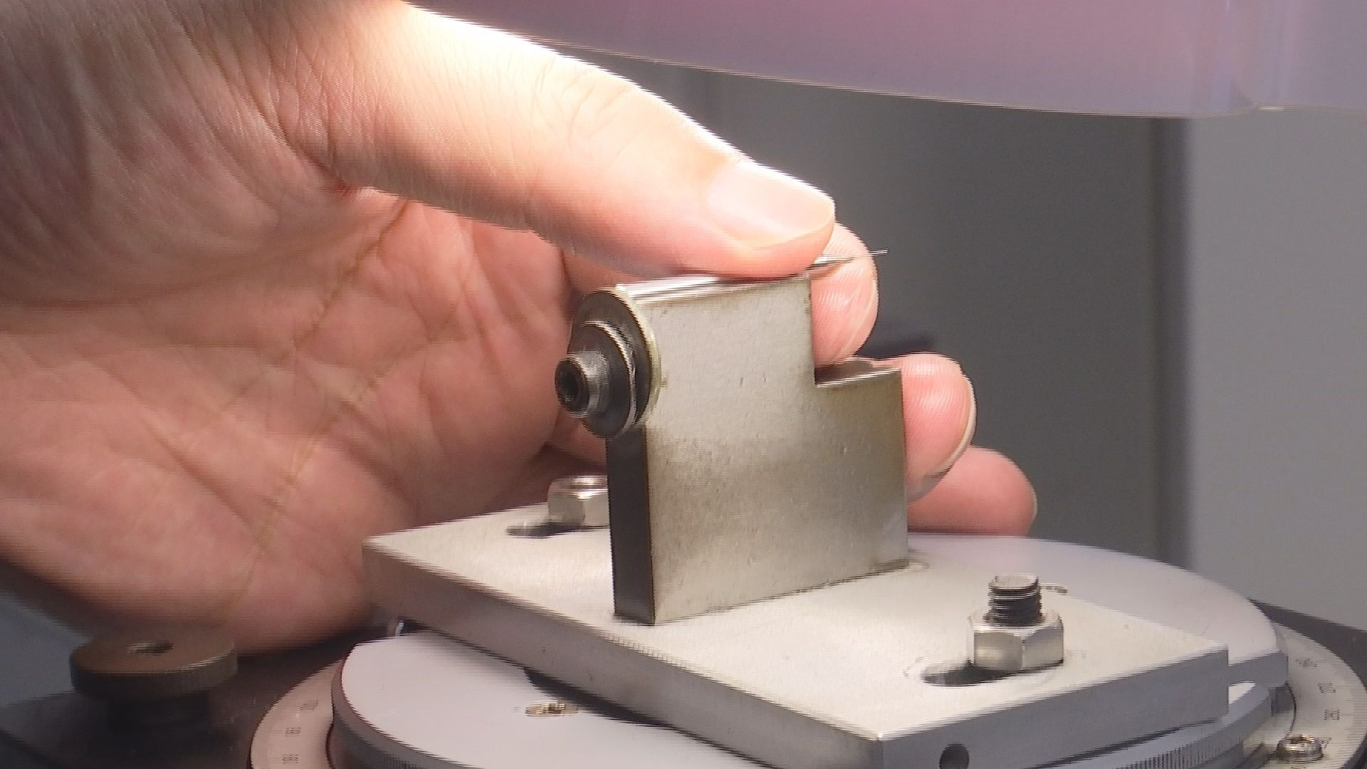 米乐M6 米乐在“芯片”上雕刻(图1) 米乐M6 米乐在“芯片”上雕刻(图1)