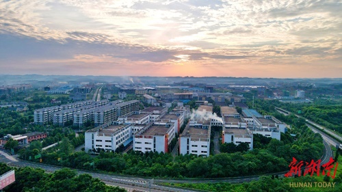 而今迈步从头越——祁东高新米乐 M6米乐技术产业开发区高质量发展侧记(图2)