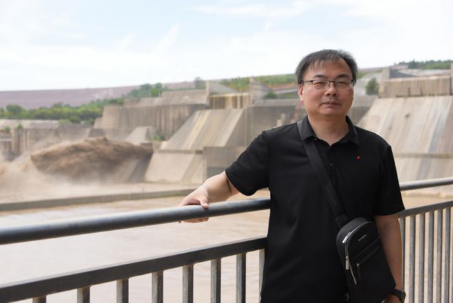 米乐M6 米乐全国表彰！河南教授研发“高能”新材料获教育部颁发大奖！(图2)