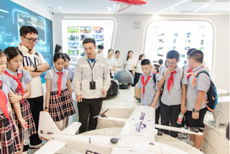 米乐 M6米乐“游学滨湖”夏令营学员走进蠡湖开展研学活动(图3) 米乐 M6米乐“游学滨湖”夏令营学员走进蠡湖开展研学活动(图3)