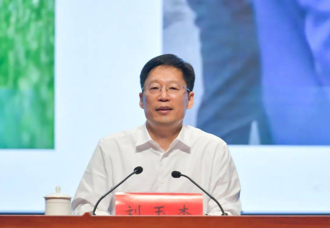 米乐M6 米乐市委书记与千名学子面对面聊了啥?(图8) 米乐M6 米乐市委书记与千名学子面对面聊了啥?(图8)