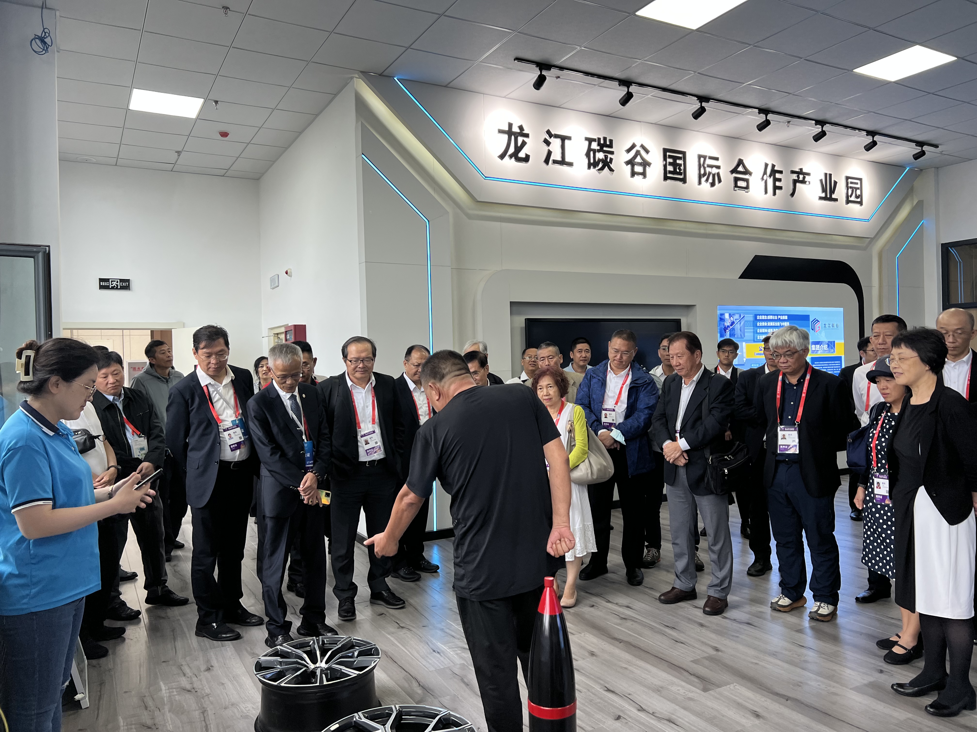 新博会进行时｜台商台企“逛”米乐M6 米乐新博会 对接洽谈共谋发展(图1)