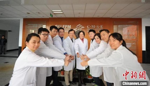 “上海市教育功臣”朱美芳院米乐M6 米乐士：“我们培养的最好‘材料’就是我们的学生”(图4)