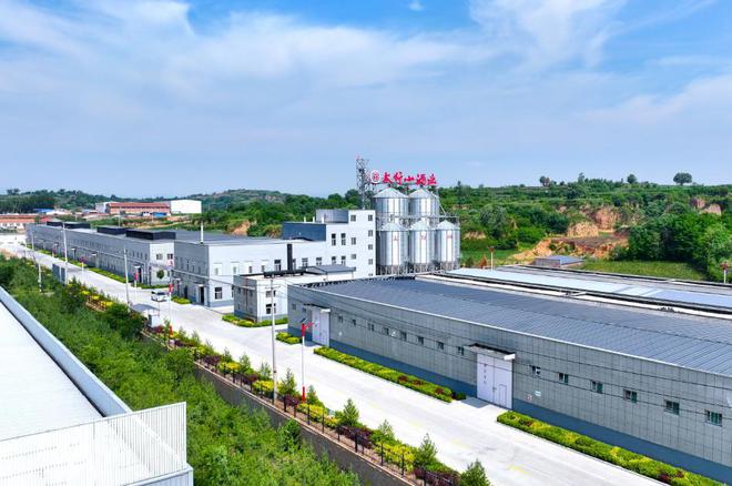 高质量发展调研行·武乡① ｜ 产业“链”上发力 红色沃土“圈”出米乐 M6米乐绿色未来(图2)