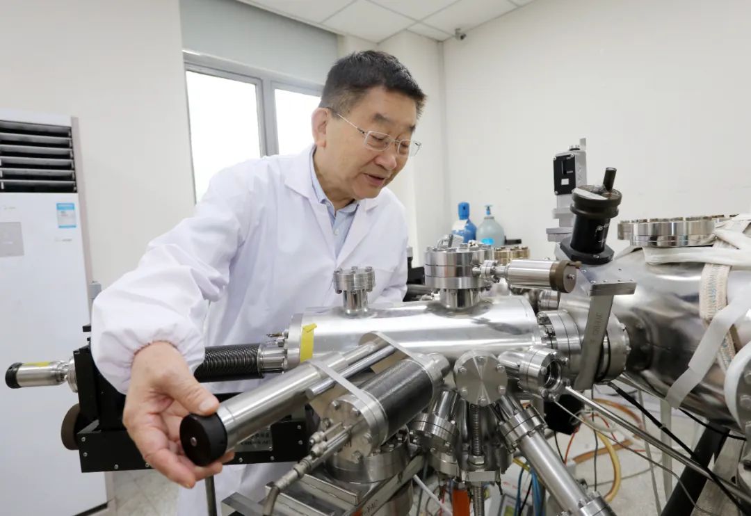 苏侨共逐梦 同心向未来⑤|李述汤:赤子心报国志花甲之年重回内地创建纳米“梦之队”米乐 M6米乐(图5) 苏侨共逐梦 同心向未来⑤|李述汤:赤子心报国志花甲之年重回内地创建纳米“梦之队”米乐 M6米乐(图5)