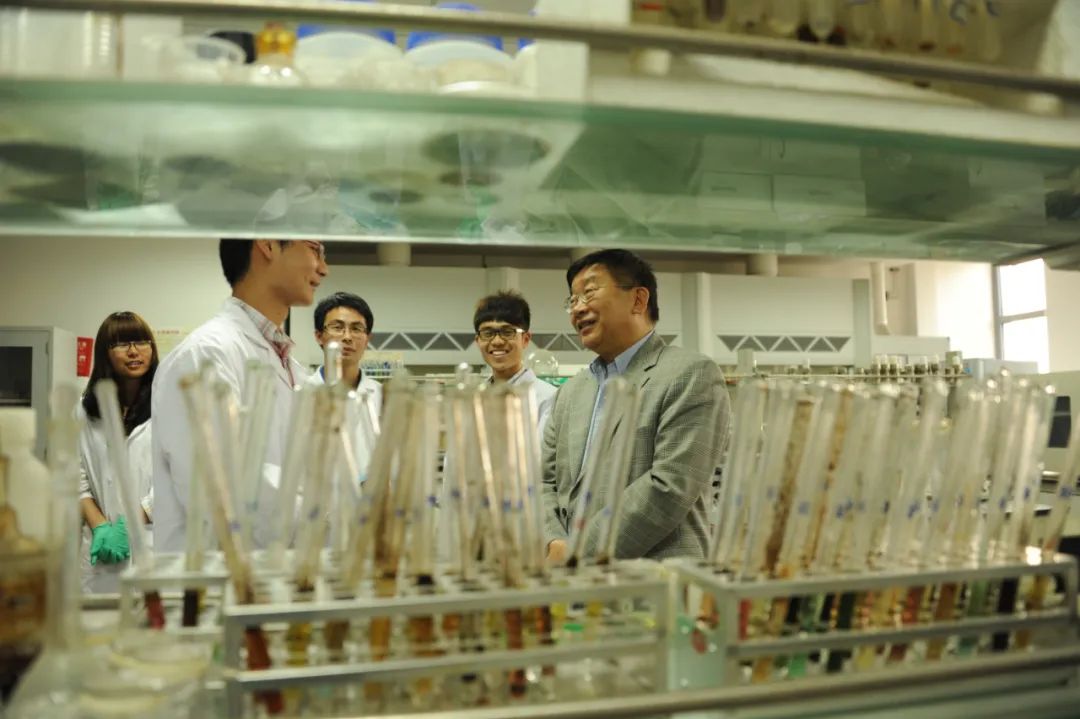 苏侨共逐梦 同心向未来⑤|李述汤:赤子心报国志花甲之年重回内地创建纳米“梦之队”米乐 M6米乐(图6) 苏侨共逐梦 同心向未来⑤|李述汤:赤子心报国志花甲之年重回内地创建纳米“梦之队”米乐 M6米乐(图6)