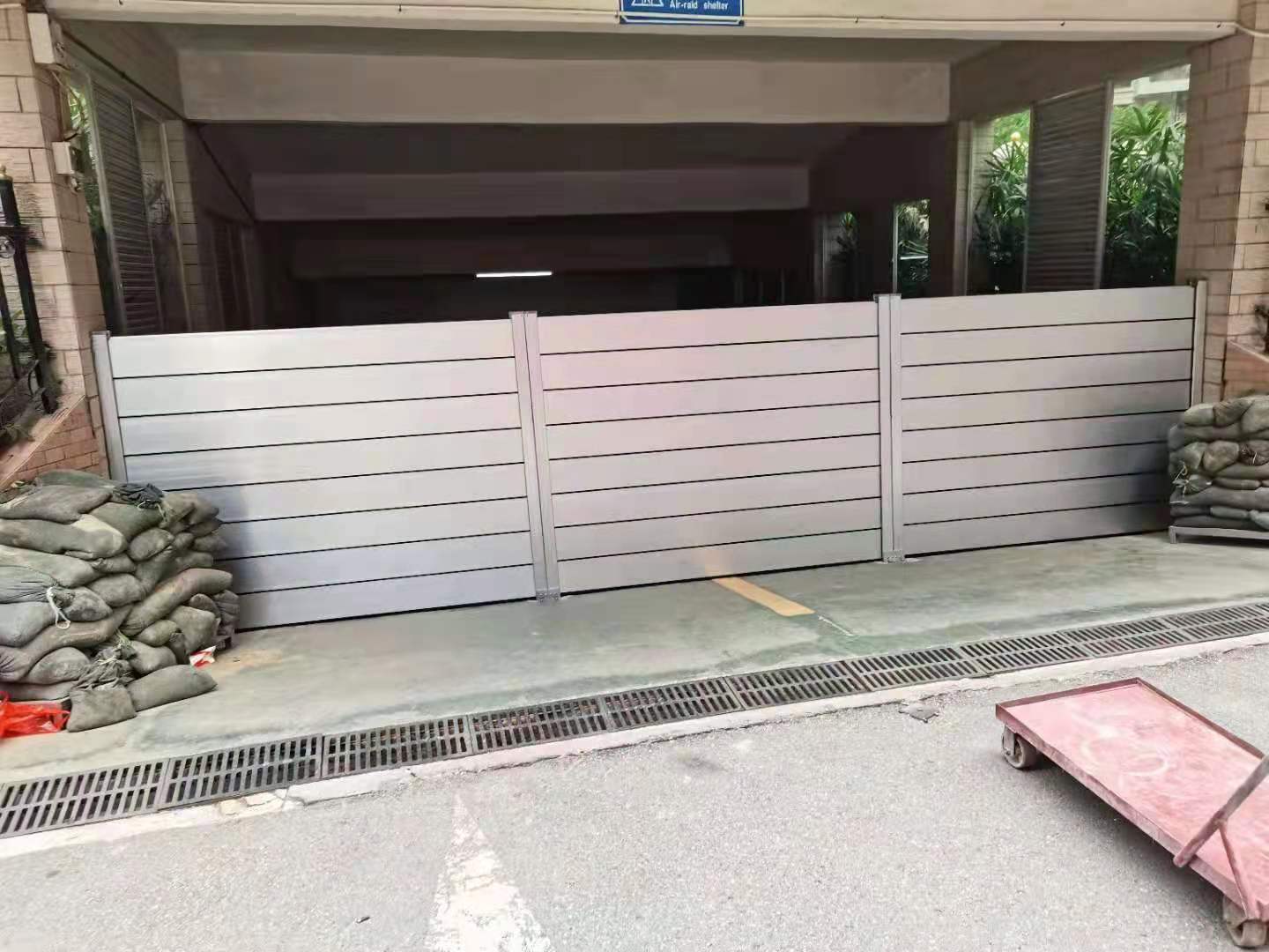 米乐 M6米乐防护挡板防汛 铝合金防水板安全可靠-搜了网(图2) 米乐 M6米乐防护挡板防汛 铝合金防水板安全可靠-搜了网(图2)