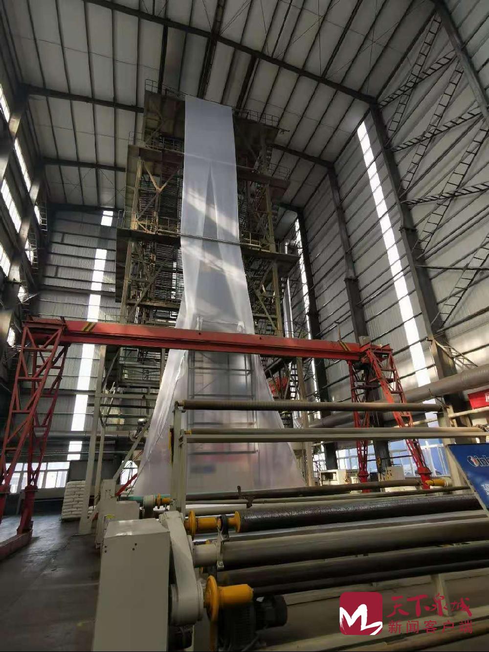 “保驾”地铁、雷神山医院、垃圾厂建设…济南这家企业引领防渗材料“百年变革”(图4) “保驾”地铁、雷神山医院、垃圾厂建设…济南这家企业引领防渗材料“百年变革”(图4)