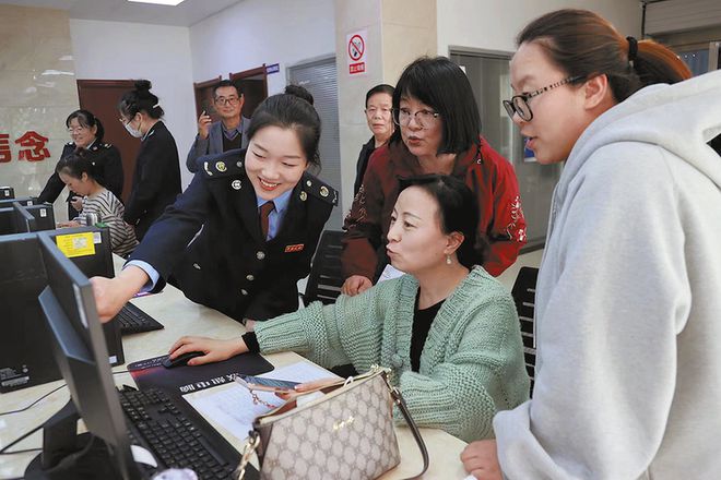 大荔县以“三个年”活动推进县域经济社会高质量发展综述(图4) 大荔县以“三个年”活动推进县域经济社会高质量发展综述(图4)