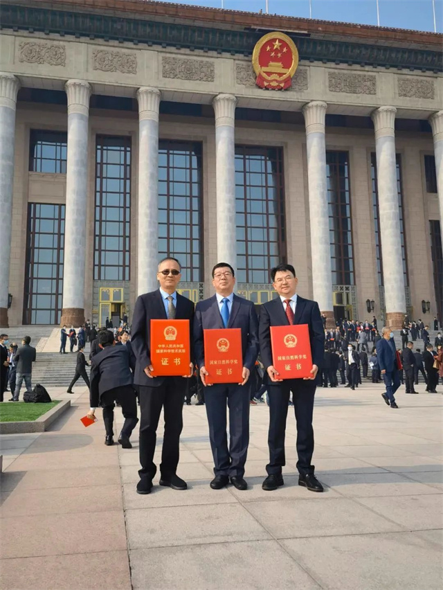 纳米材料上“打孔”!看常州这家企业的超级“魔法”(图7) 纳米材料上“打孔”!看常州这家企业的超级“魔法”(图7)