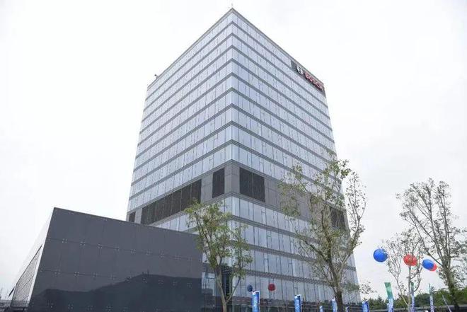 《苏州日报》头版:为新型工业化注入园区动力(图3) 《苏州日报》头版:为新型工业化注入园区动力(图3)