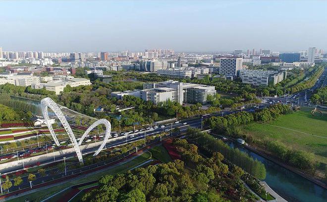 《苏州日报》头版:为新型工业化注入园区动力(图7) 《苏州日报》头版:为新型工业化注入园区动力(图7)