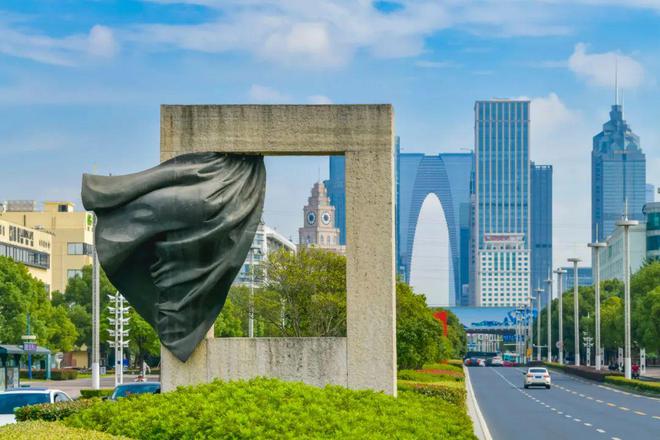 《苏州日报》头版:为新型工业化注入园区动力(图8) 《苏州日报》头版:为新型工业化注入园区动力(图8)