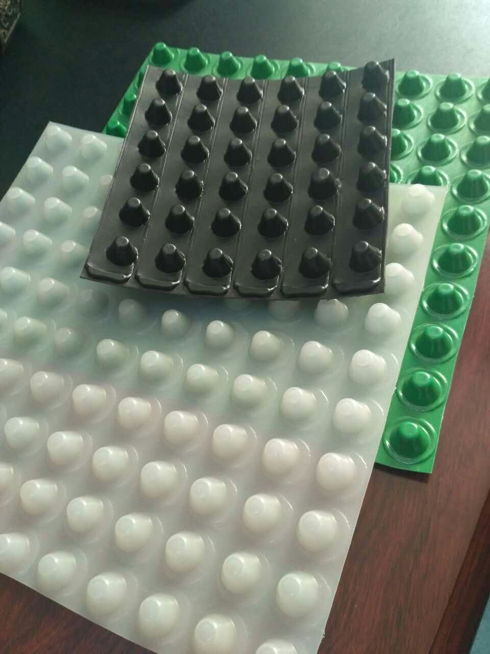 HDPE排水防水保护板施工规范(图1) HDPE排水防水保护板施工规范(图1)