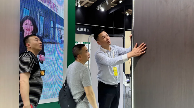 展会看韩氏 预见新趋势丨韩氏板材亮相第13届广州定制家居展(图5) 展会看韩氏 预见新趋势丨韩氏板材亮相第13届广州定制家居展(图5)