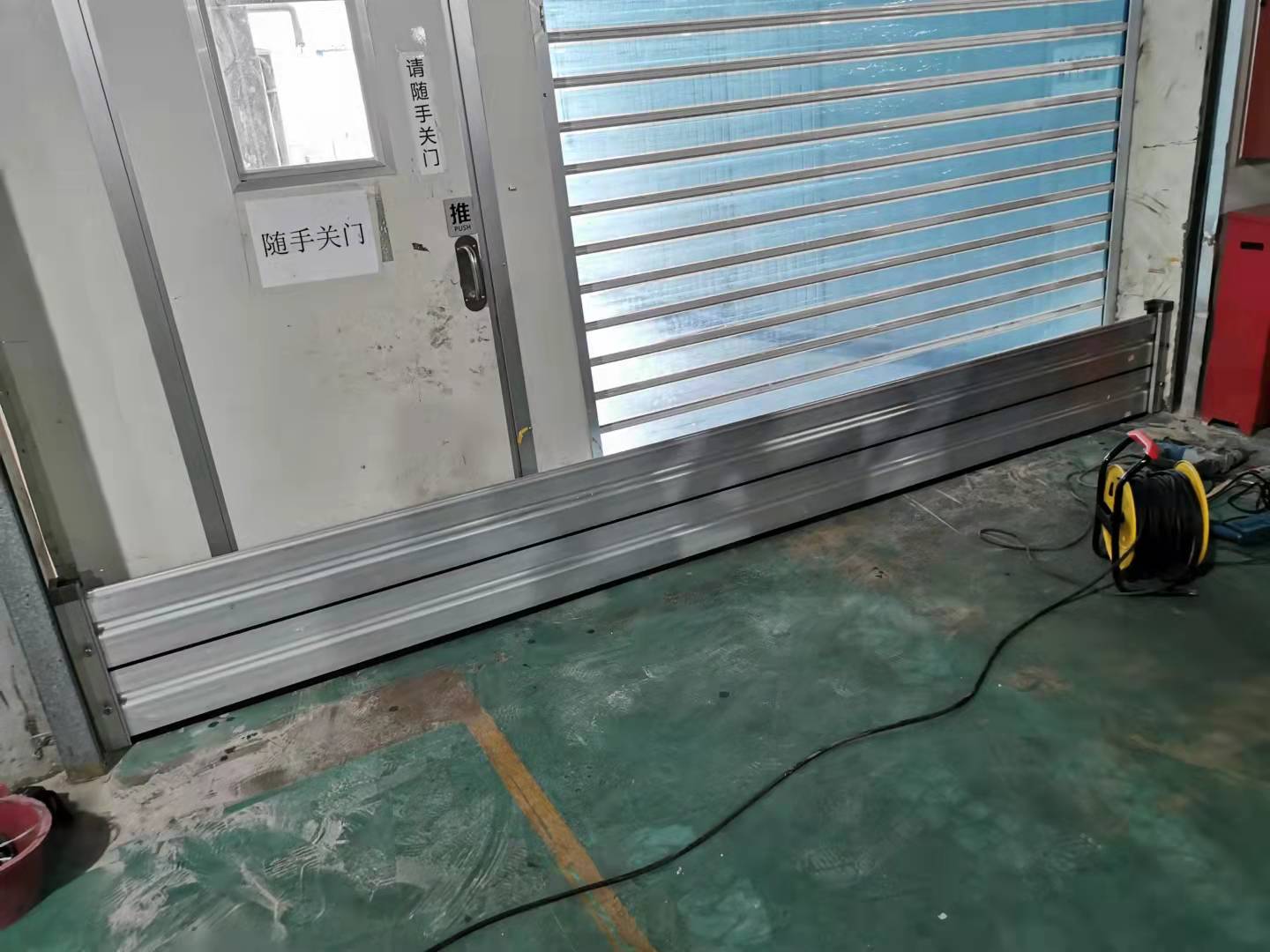 不锈钢防汛挡水板 车库挡水板安全可靠(图2) 不锈钢防汛挡水板 车库挡水板安全可靠(图2)