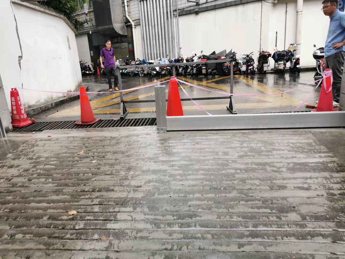 不锈钢防汛挡水板 车库挡水板安全可靠(图3) 不锈钢防汛挡水板 车库挡水板安全可靠(图3)