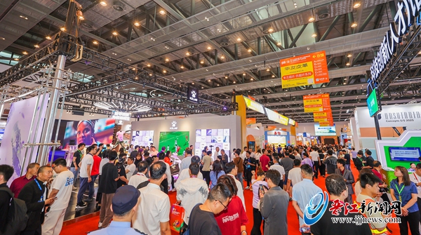 科技范 时尚潮 体育品牌“靓”相“朋友圈”(图1)