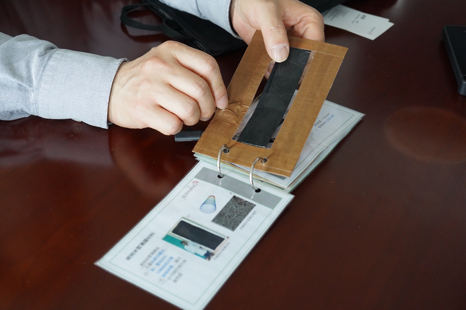 【新华日报·交汇点】“六边形战士”碳纳米管走进生活(图3)