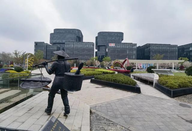 产业强园谱新篇|这个园区的“头等大事”是打造一流营商环境范本(图1) 产业强园谱新篇|这个园区的“头等大事”是打造一流营商环境范本(图1)