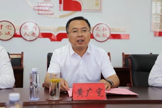 年产40万吨环保水基纳米乳液树脂项目签约仪式在吕艺镇举行(图2) 年产40万吨环保水基纳米乳液树脂项目签约仪式在吕艺镇举行(图2)