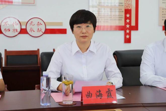 年产40万吨环保水基纳米乳液树脂项目签约仪式在吕艺镇举行(图3) 年产40万吨环保水基纳米乳液树脂项目签约仪式在吕艺镇举行(图3)