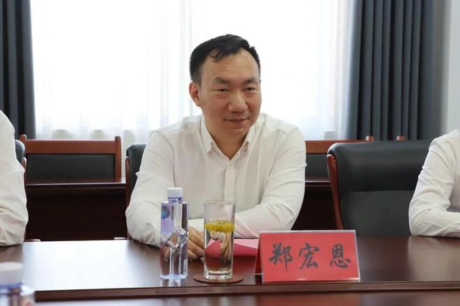 年产40万吨环保水基纳米乳液树脂项目签约仪式在吕艺镇举行(图4) 年产40万吨环保水基纳米乳液树脂项目签约仪式在吕艺镇举行(图4)