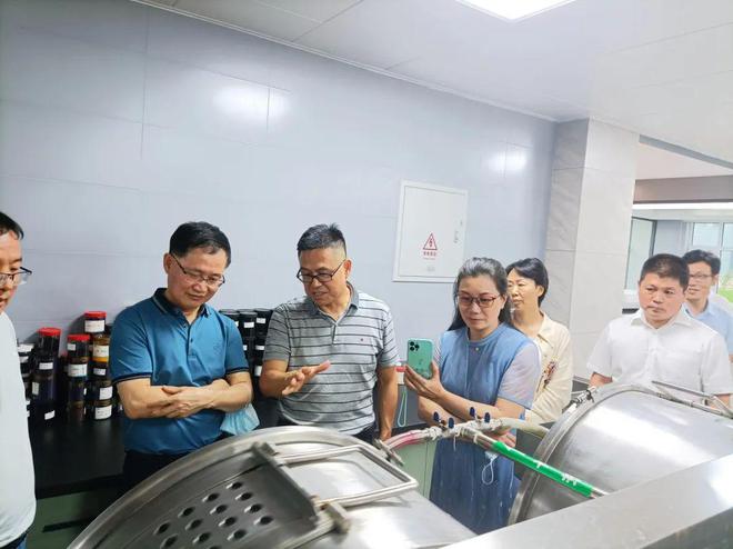 中国化工学会会士风采:马建中(图2) 中国化工学会会士风采:马建中(图2)