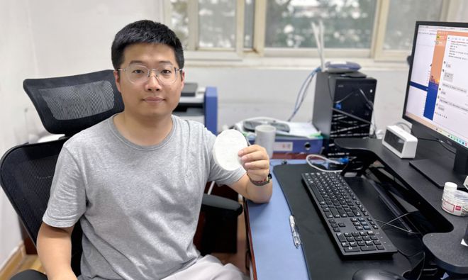 科学家造出纤维素光学超材料实现低于环境温度57℃的制冷效果(图1) 科学家造出纤维素光学超材料实现低于环境温度57℃的制冷效果(图1)