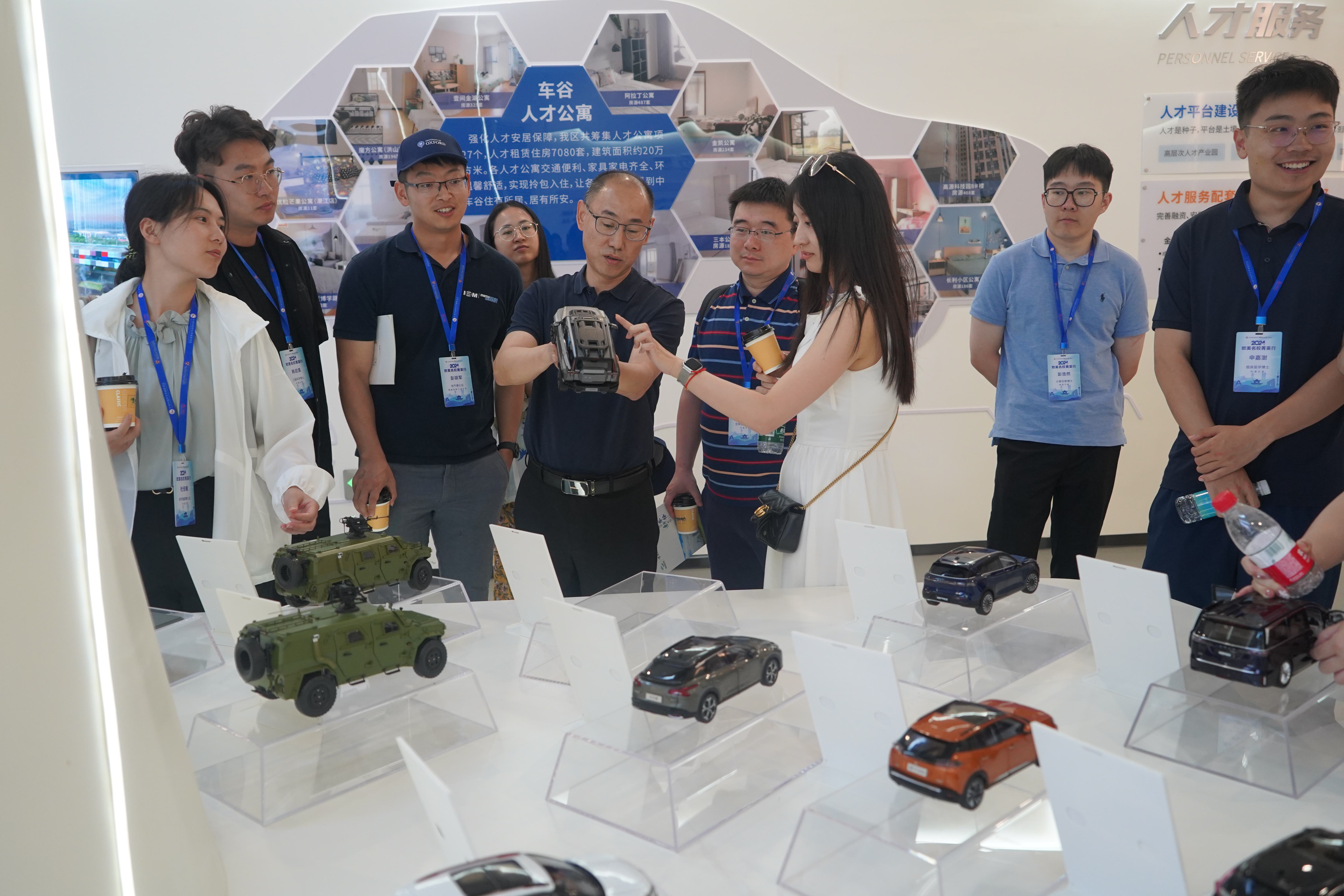 三位武汉人才的接力跑(图2) 三位武汉人才的接力跑(图2)